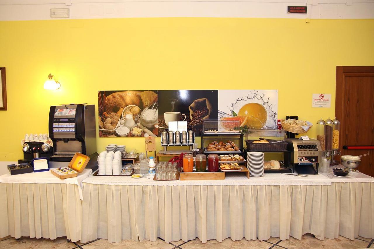 Hotel Veliero Rimini Dış mekan fotoğraf