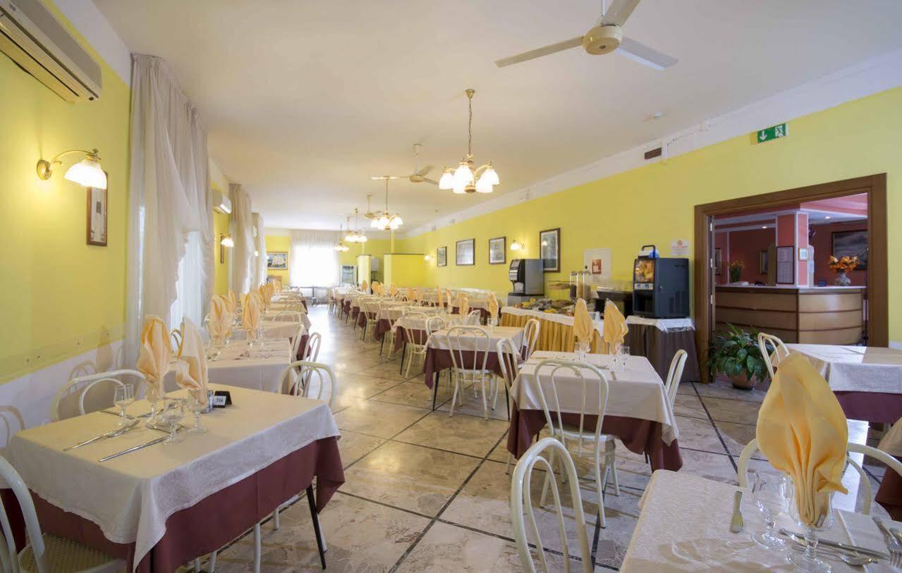 Hotel Veliero Rimini Dış mekan fotoğraf