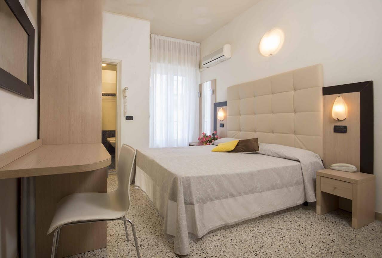 Hotel Veliero Rimini Dış mekan fotoğraf
